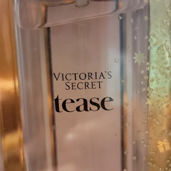 Victoria's Secret 2020 Holiday Set - Picture 7 of 8